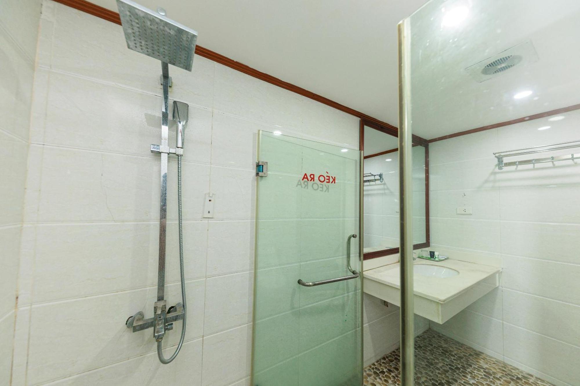 Oyo 472 Lenka Hotel Hanoi Dış mekan fotoğraf