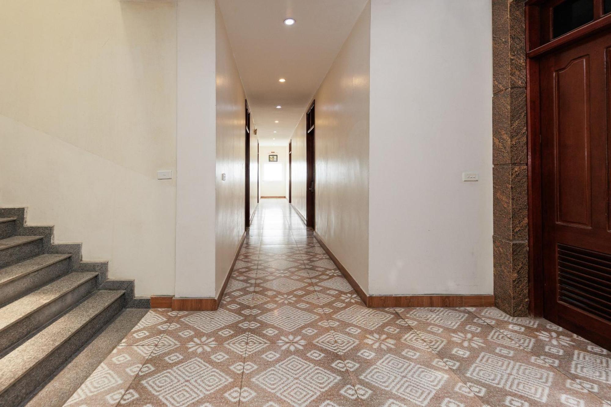 Oyo 472 Lenka Hotel Hanoi Dış mekan fotoğraf